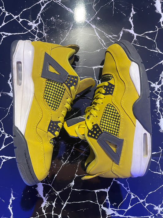 Air Jordan 4 Retro | Size 43